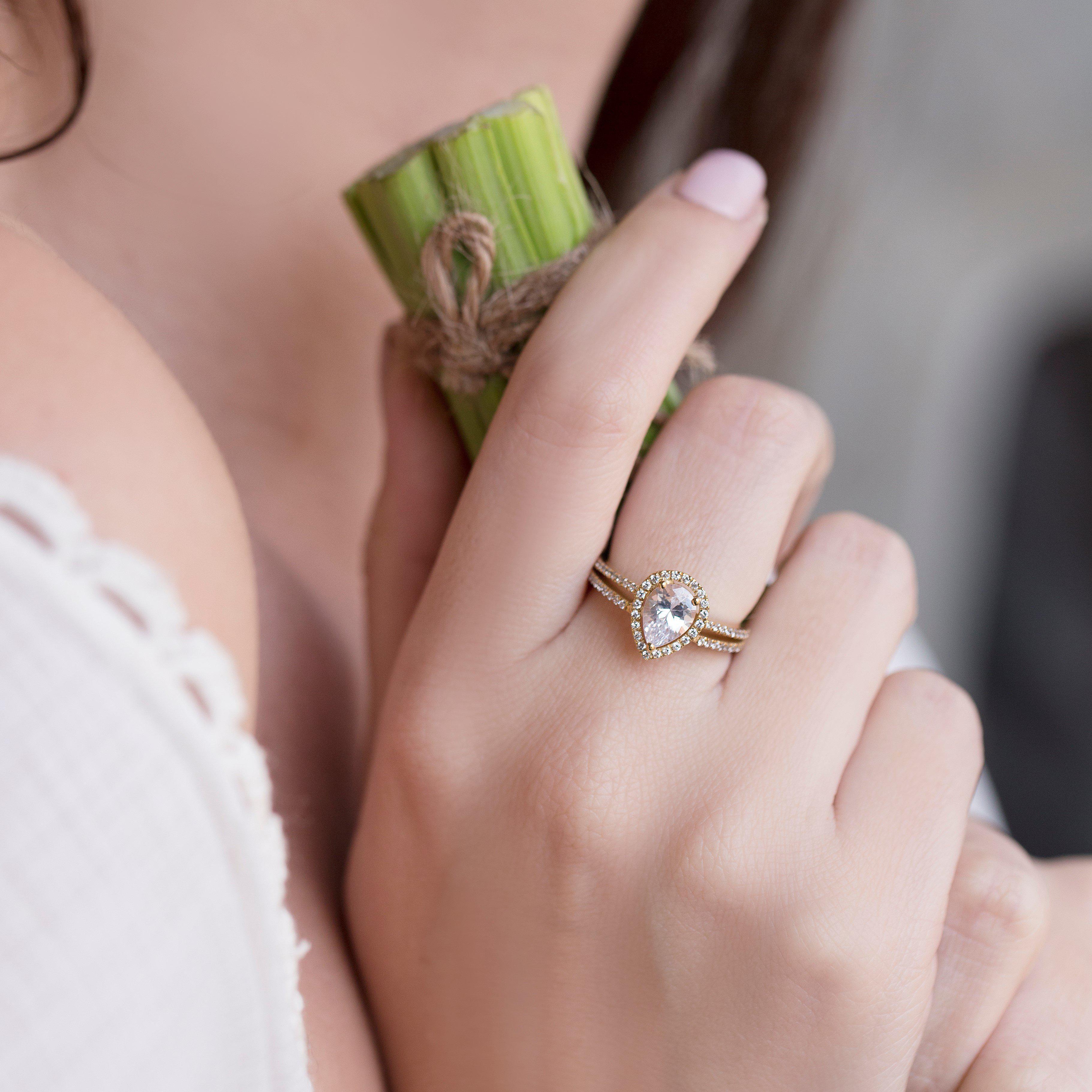 PEAR CUT DIAMOND RING - Danelian Jewelry