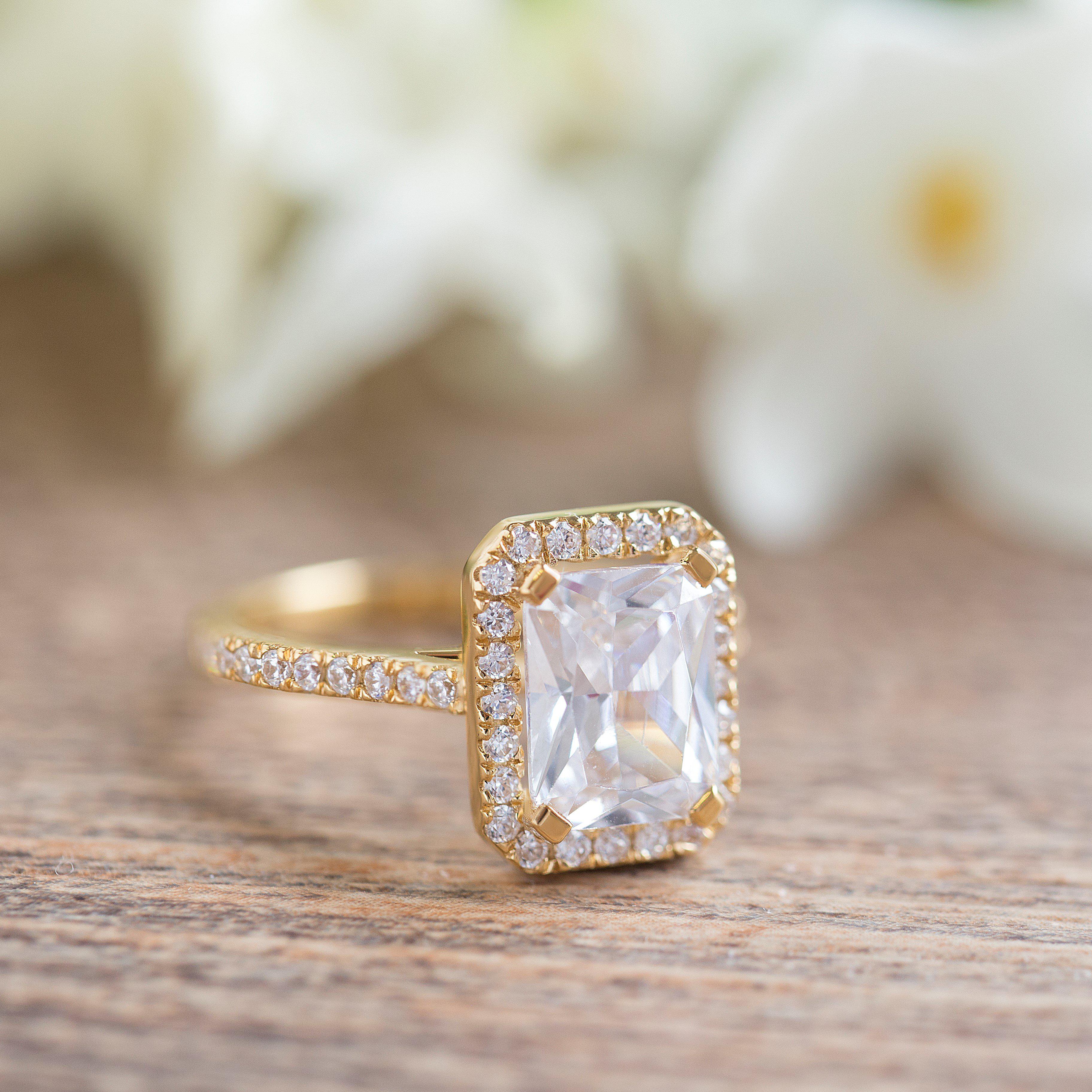 EMERALD CUT TWIST RING - Danelian Jewelry