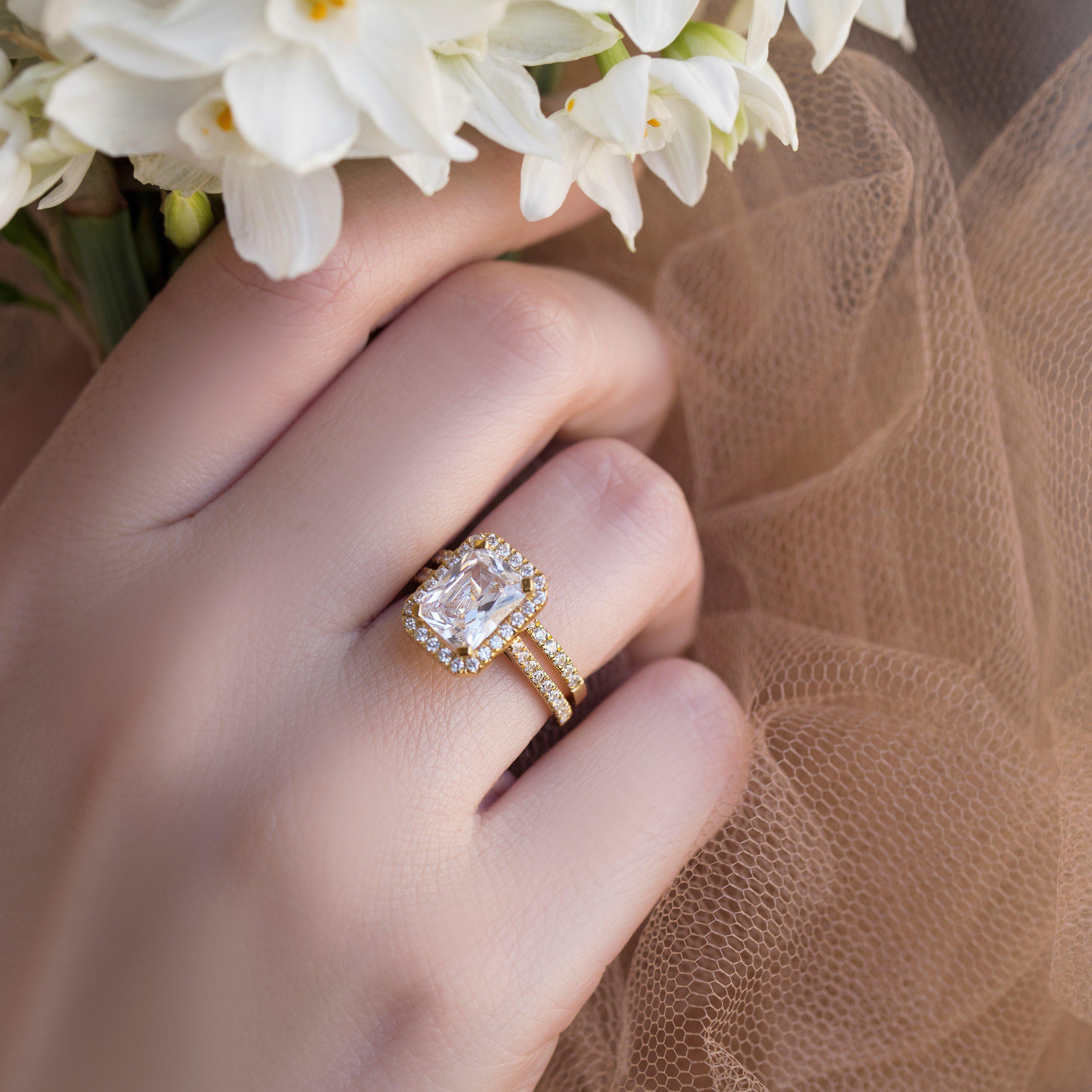 EMERALD CUT ENGAGEMENT RING - Danelian Jewelry