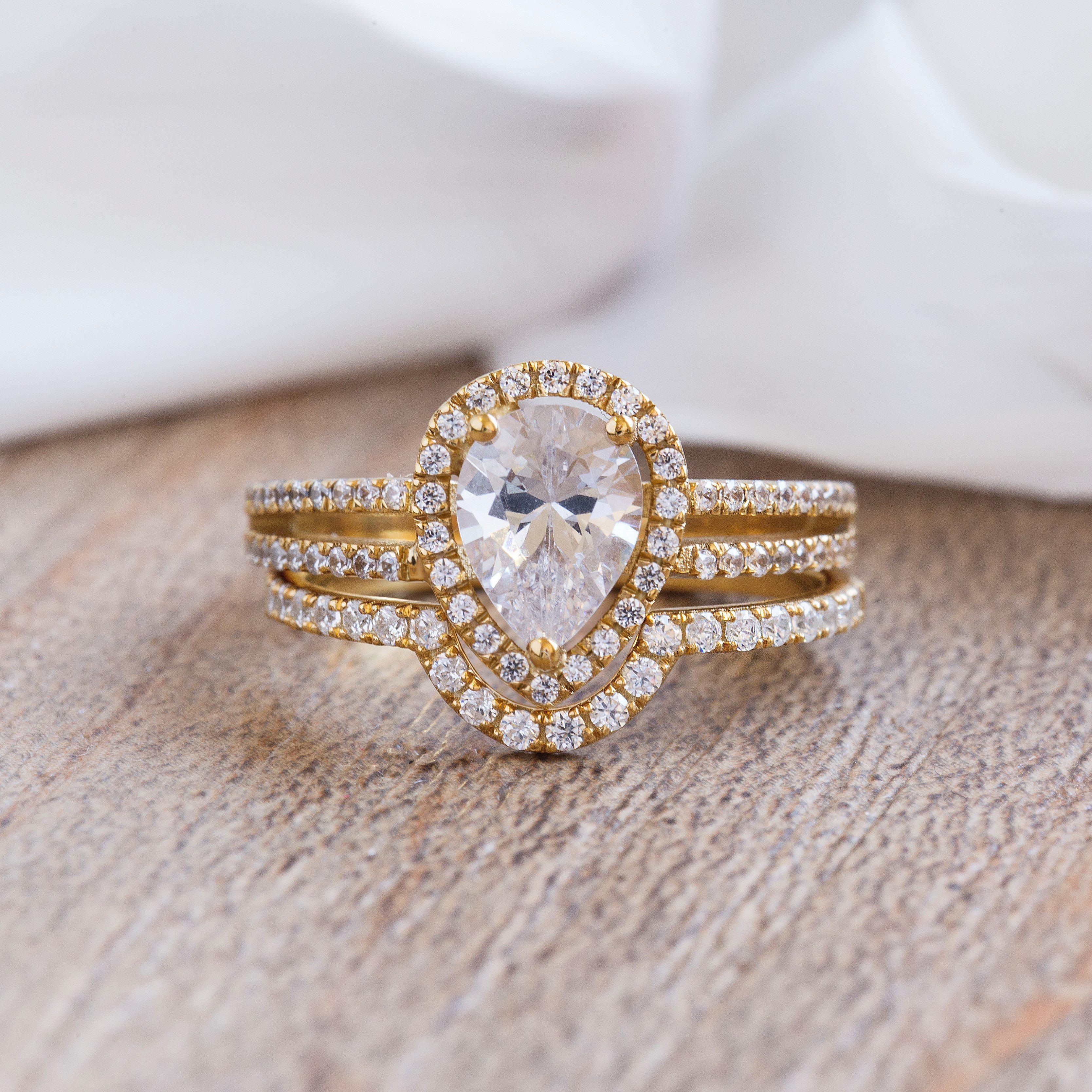 PEAR CUT DIAMOND RING - Danelian Jewelry