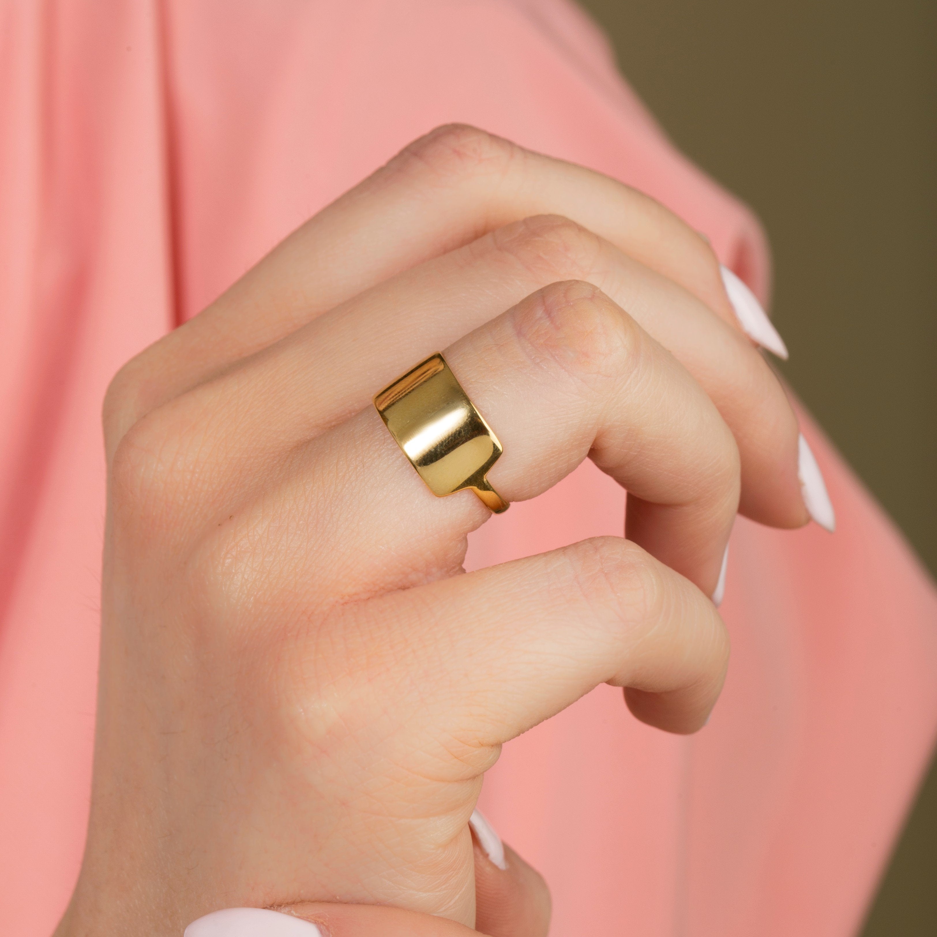 GOLD SIGNET RING - Danelian Jewelry