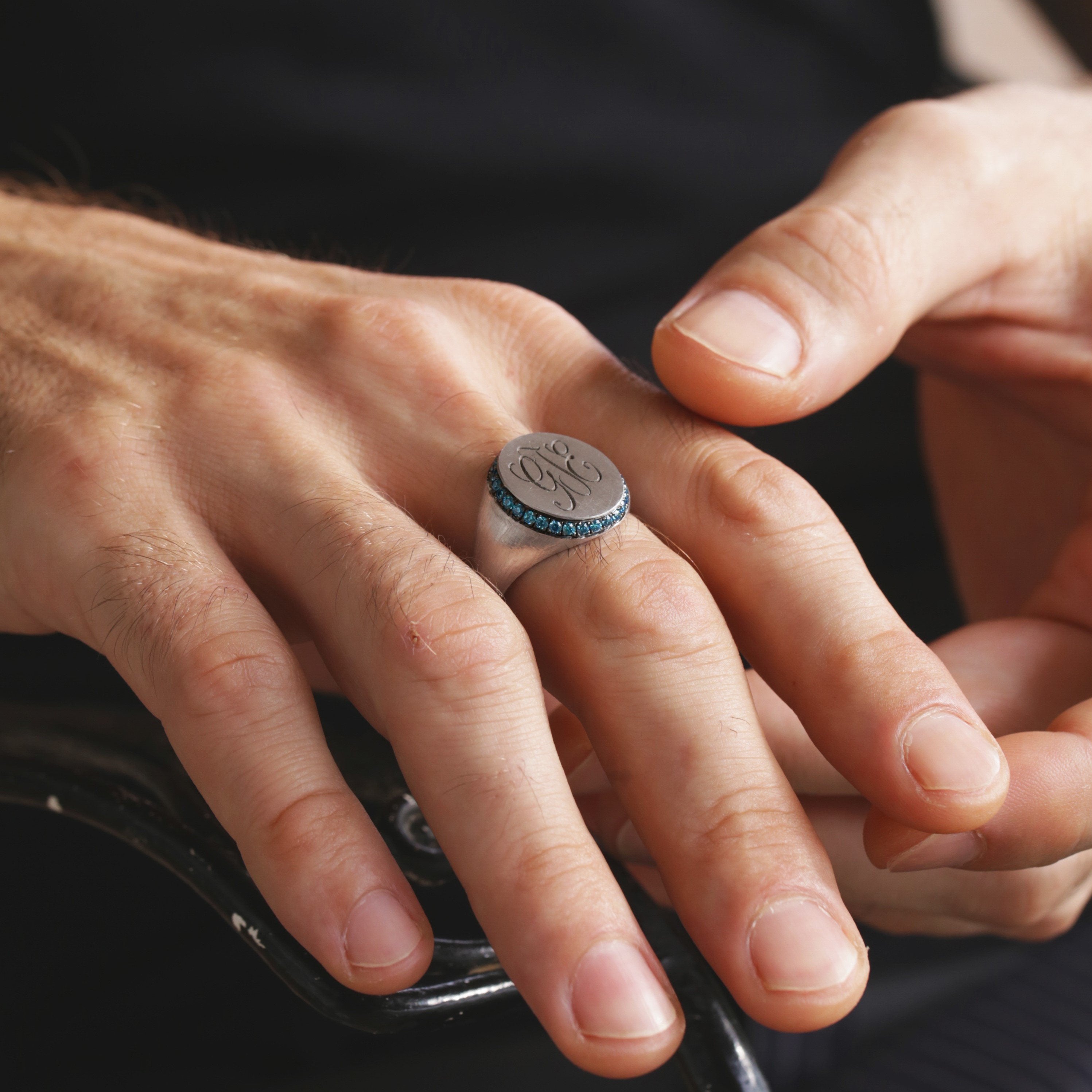 BLUE SAPPHIRE SIGNET RING - Danelian Jewelry