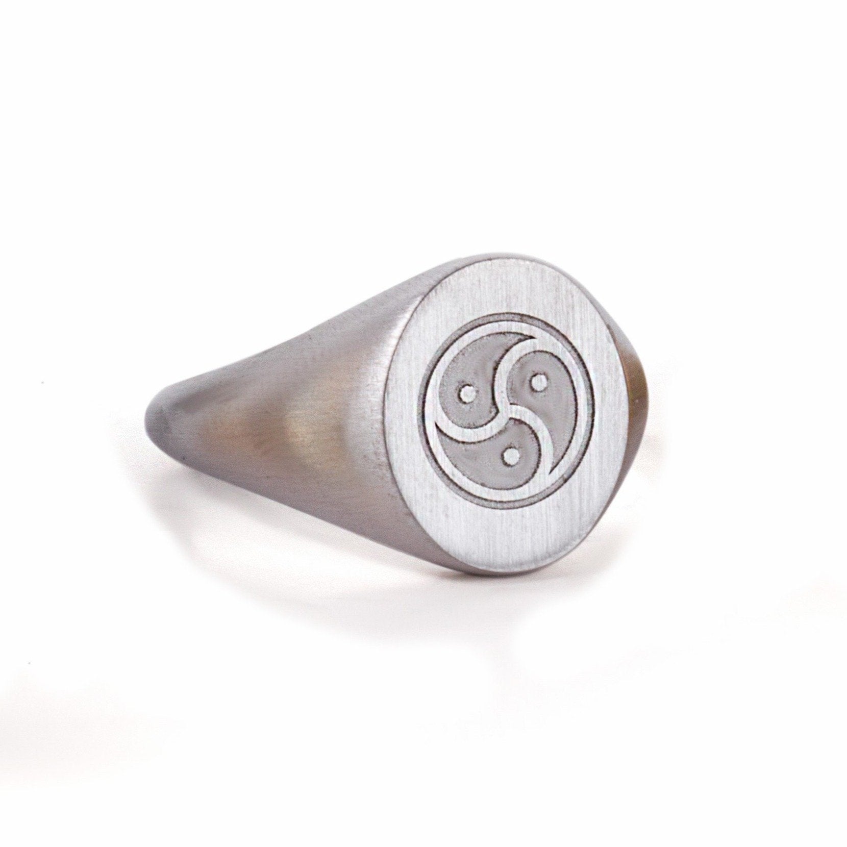 CUSTOM ENGRAVED RING - Danelian Jewelry