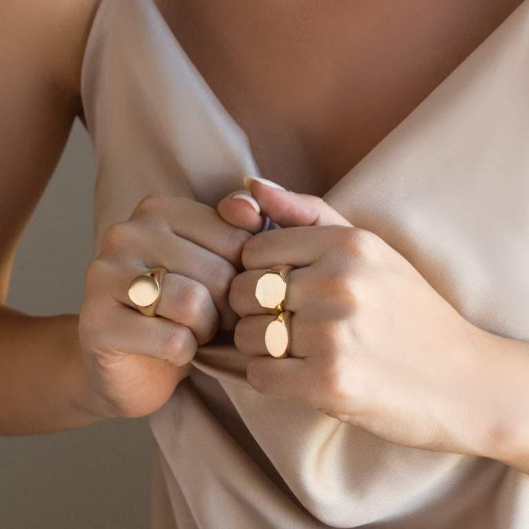 OVAL SIGNET RING - Danelian Jewelry