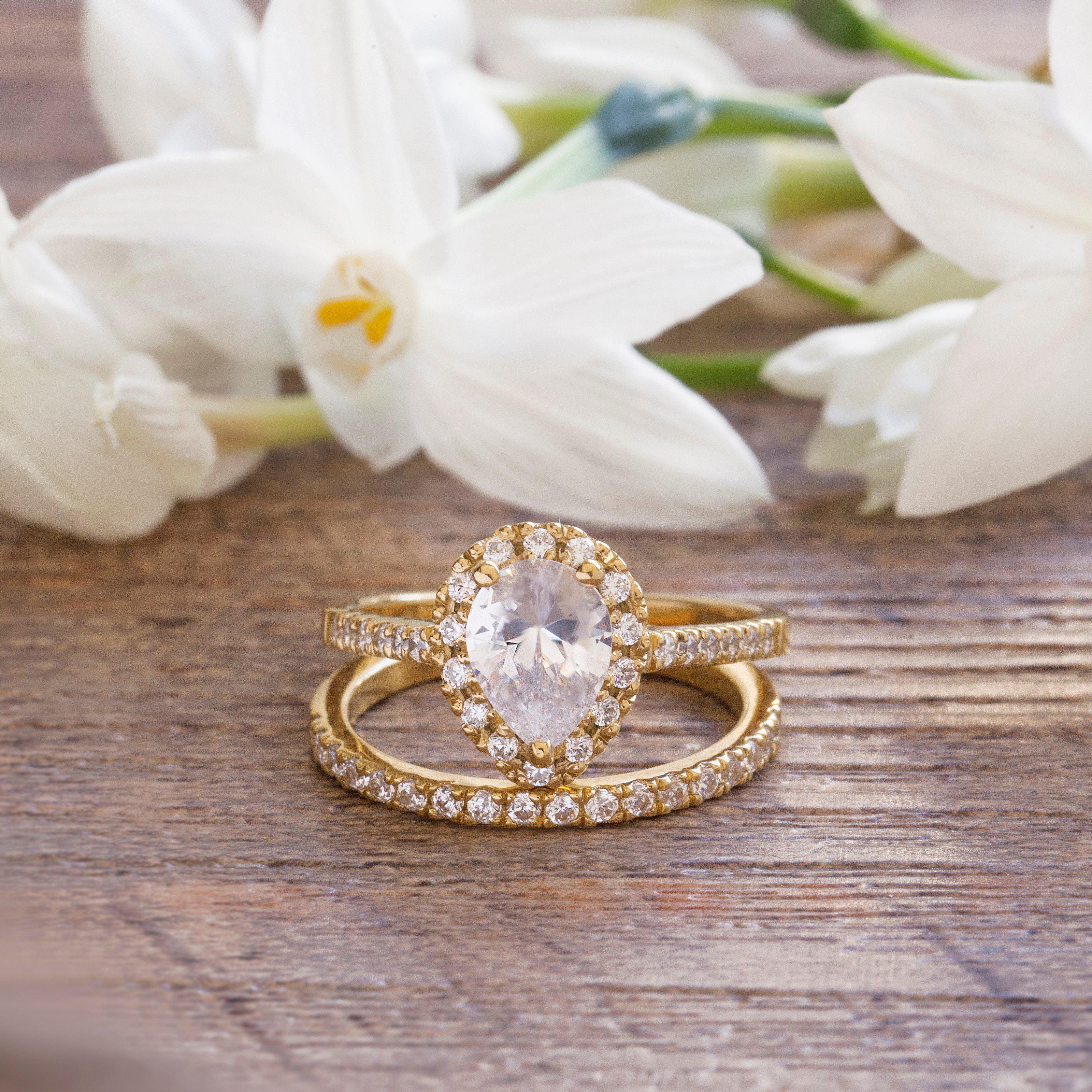 PEAR CUT DIAMOND RING - Danelian Jewelry