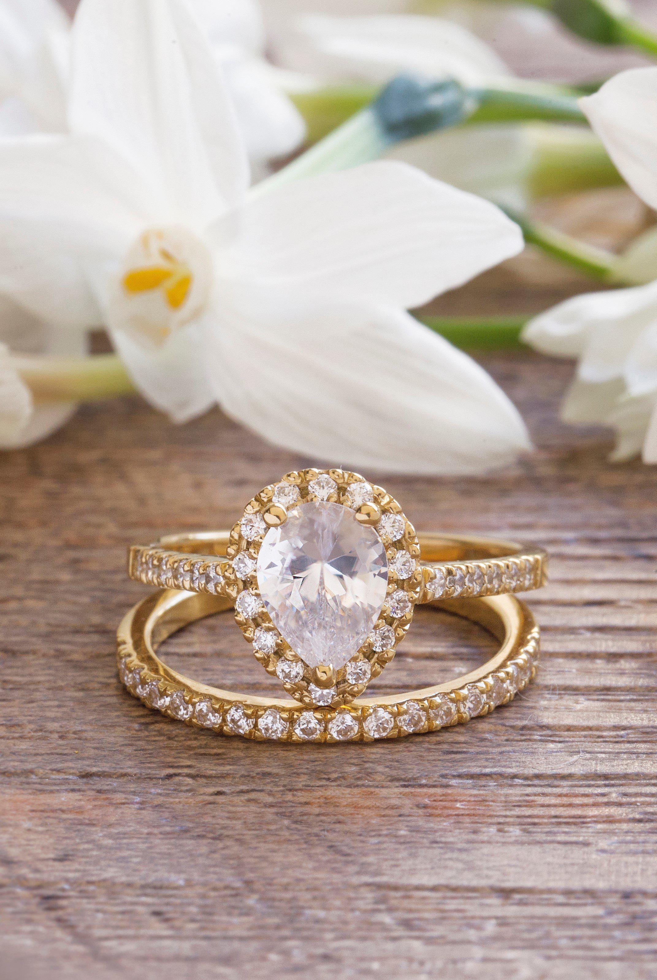 PEAR CUT DIAMOND RING - Danelian Jewelry