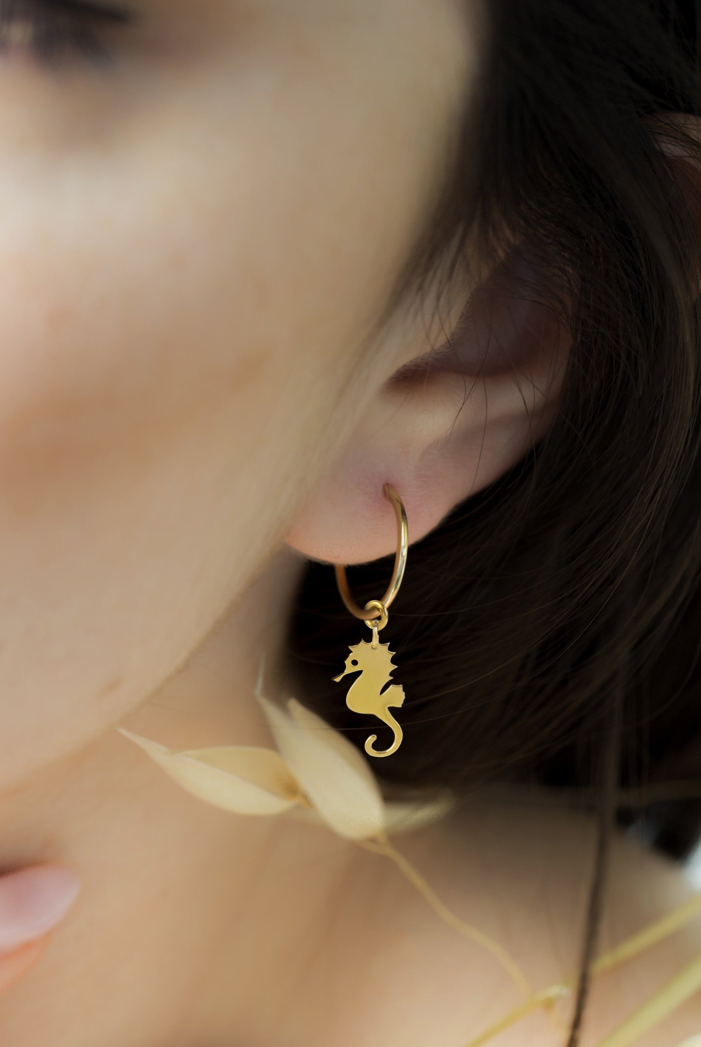 SEAHORSE EARRING - Danelian Jewelry